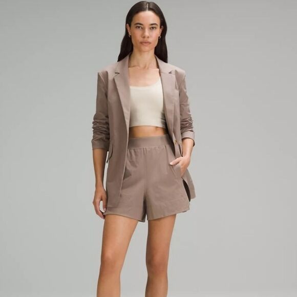 NWT Lululemon Relaxed-Fit Twill Blazer Taupetastic Chic Feminine Workcore Size M - Picture 1 of 8